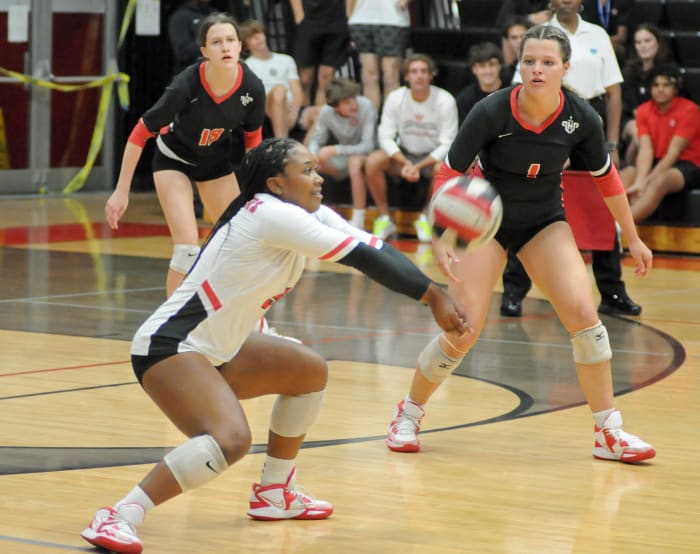 Lake Highland Prep's Nakayla "Suge" James goes for one of her 17 digs against Boca Raton St. Andrew's.